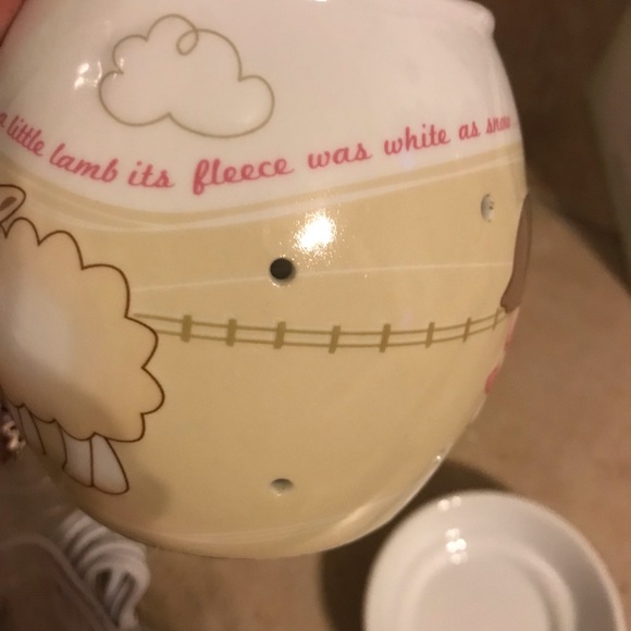 Scentsy Little Lamb Warmer - Picture 5 of 9